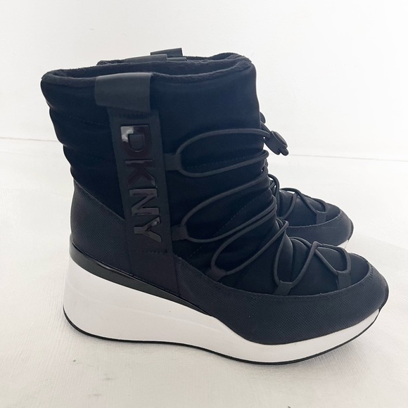 DKNY women’s Perla wedged bootie 7.5 - Picture 2 of 6